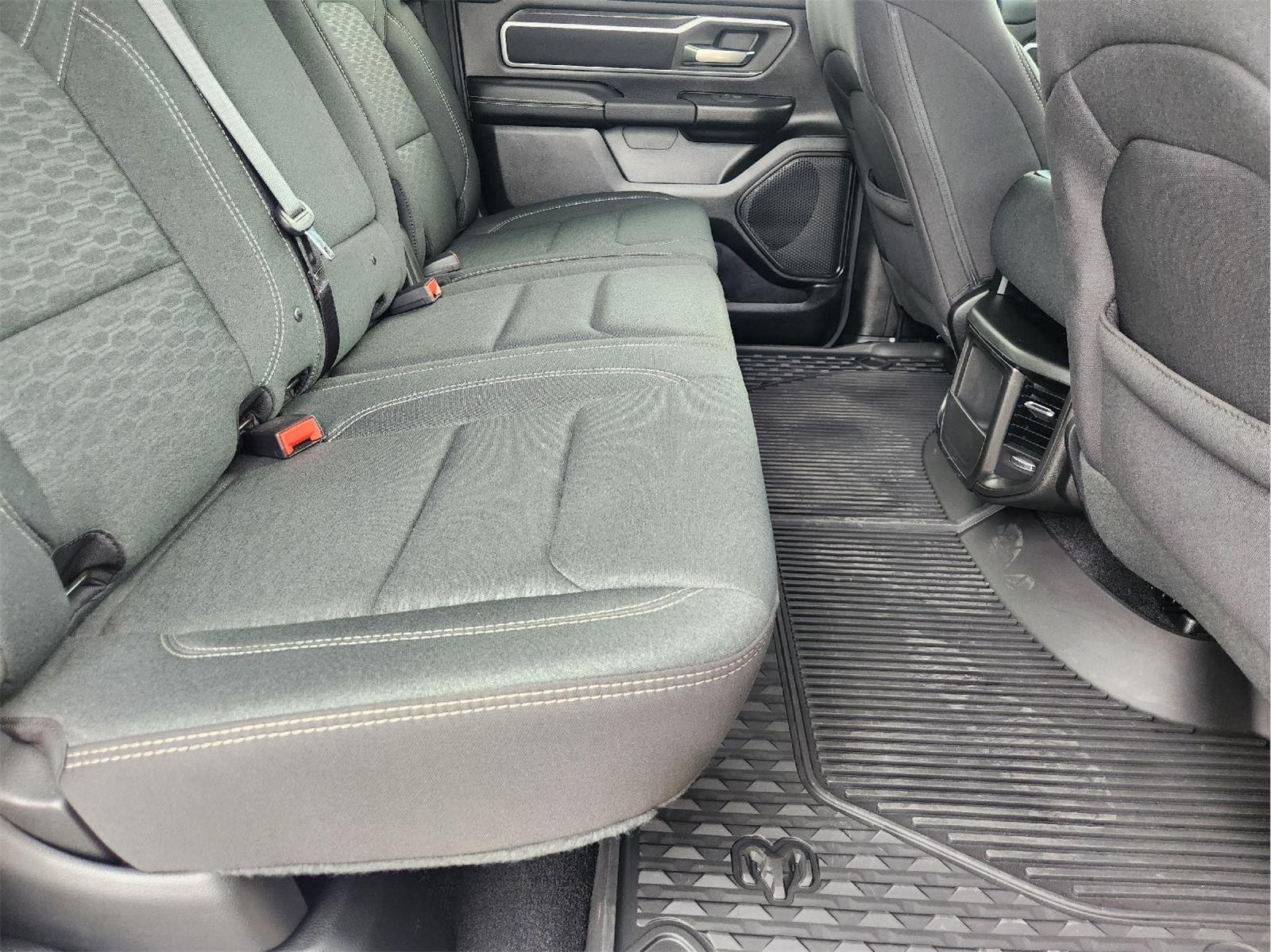 2025 Ram 1500 photo 31 of 33