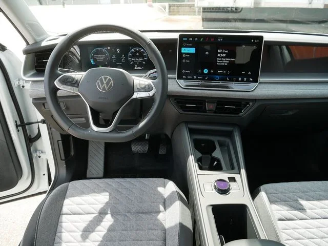 New 2026 White/off-white Volkswagen 2.0T S image 9