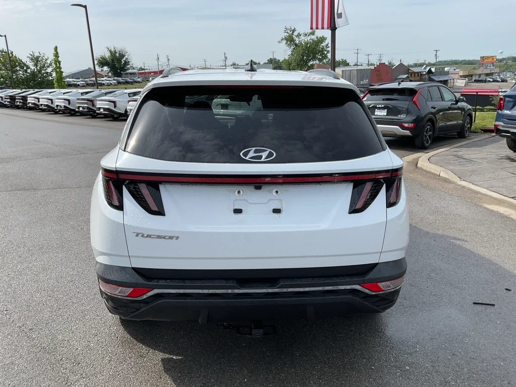 Used 2022 Quartz White Hyundai SEL image 8