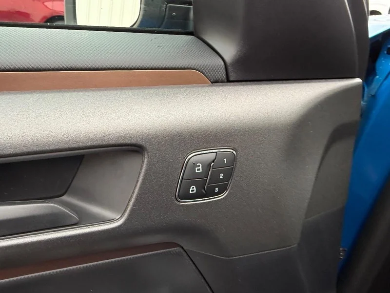 New 2025 Velocity Blue Metallic Ford Outer Banks® image 20