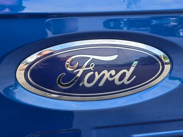 Used 2022 Blue Ford XLT image 16