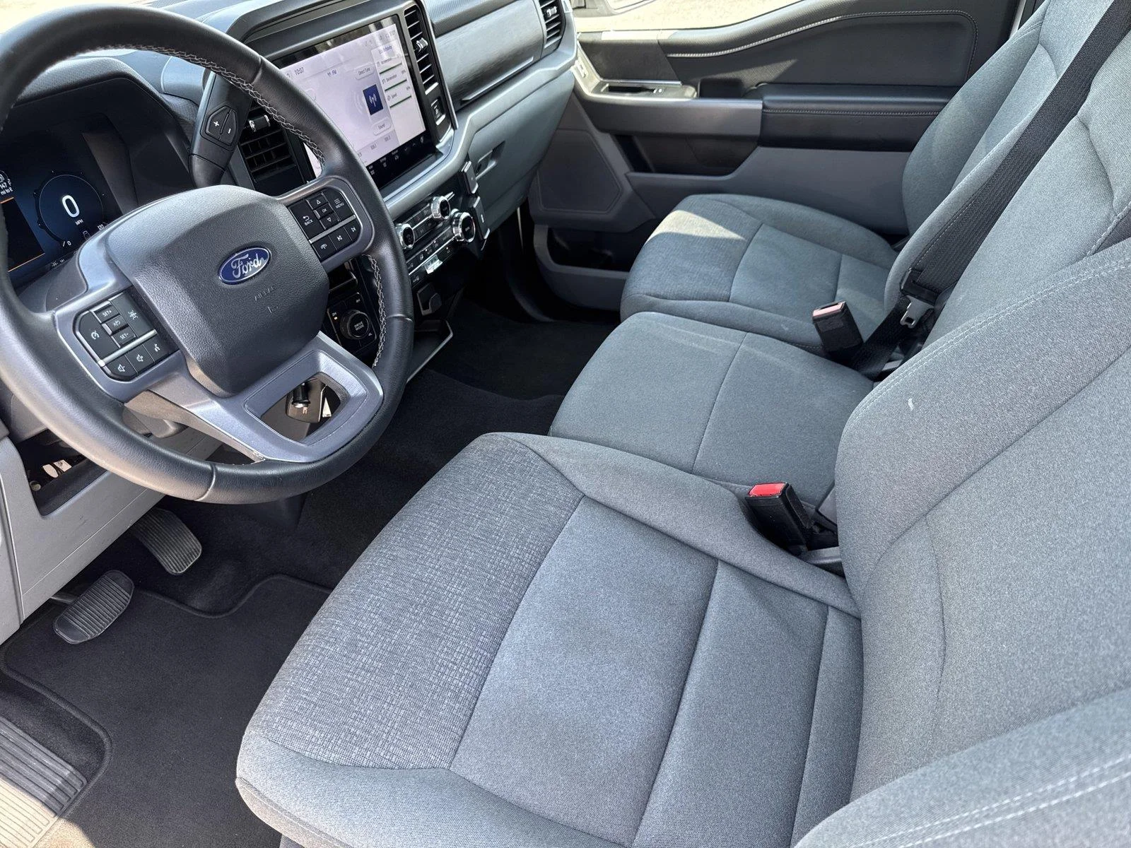 Used 2025 Oxford White Ford XLT image 10