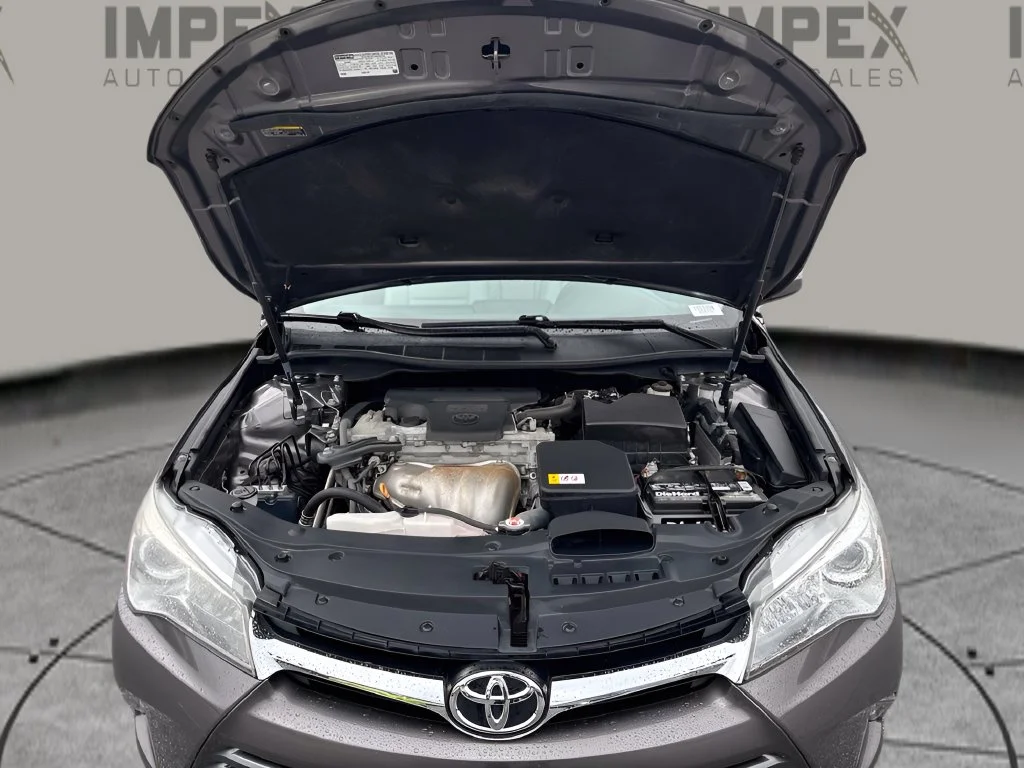 Used 2017 Gray Toyota XLE image 29