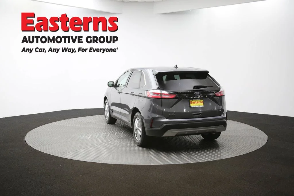 Used 2024 Gray Ford SEL image 63