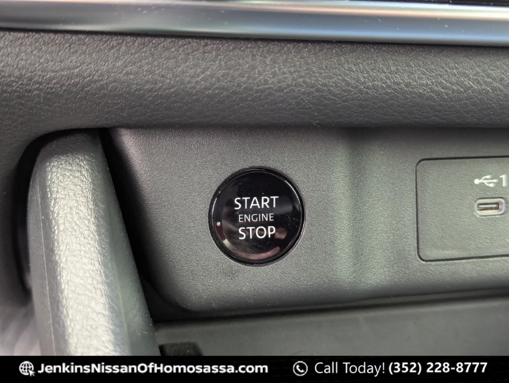 Used 2025 Blue Nissan SV image 43