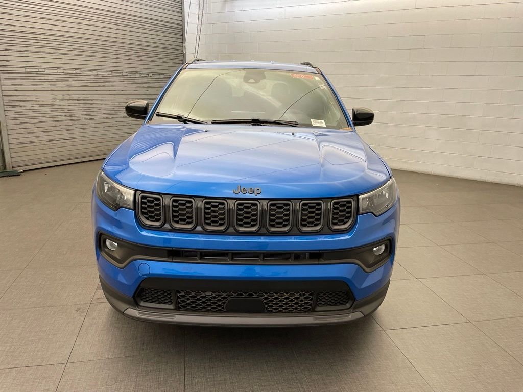 New 2026 Hydro Blue Pearl-Coat Exterior Paint Jeep Latitude image 6