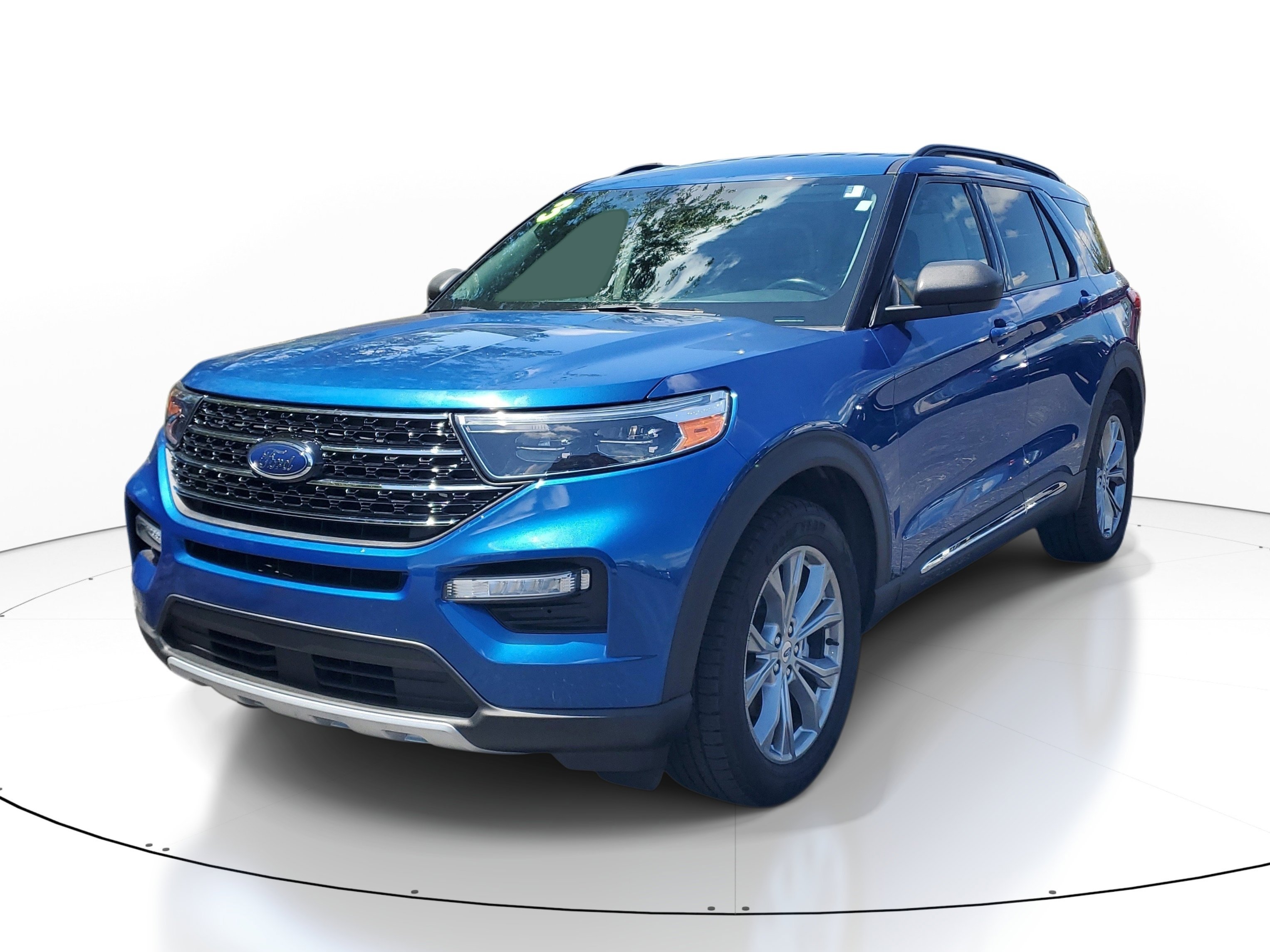 Used 2023 Blue Metallic Ford XLT image 2