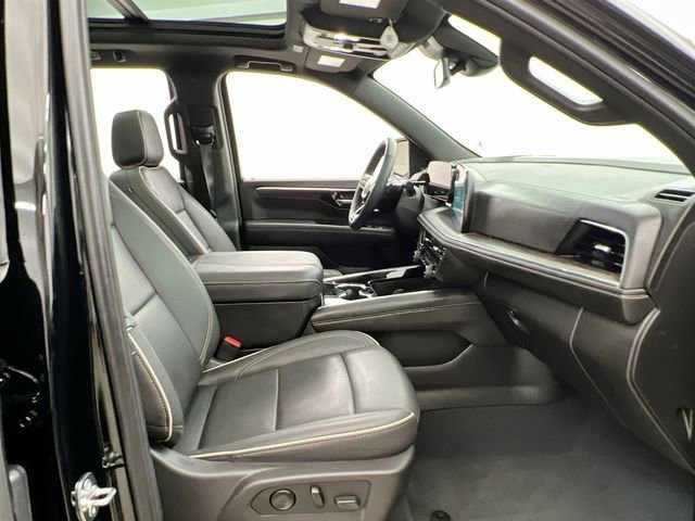 2025 Chevrolet Tahoe Premier - Photo 16