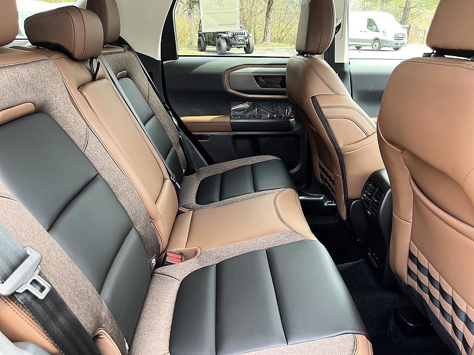 New 2026 Ruby Red Metallic Tinted Clearcoat Ford Outer Banks® image 22