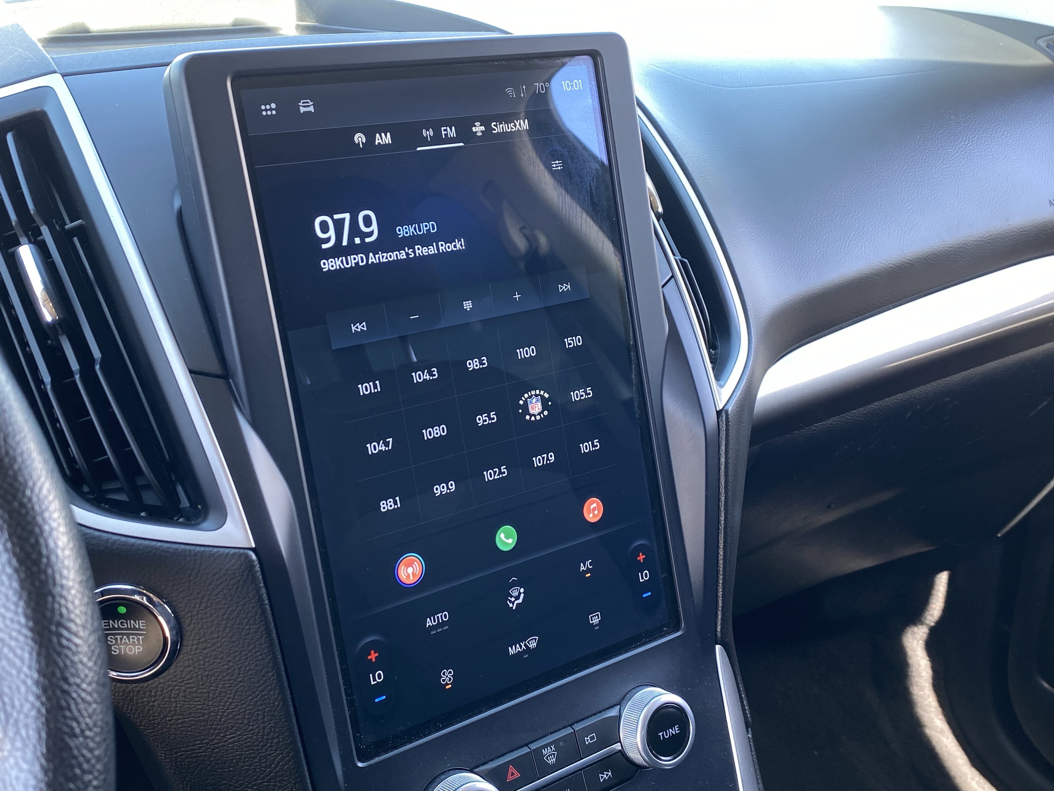 Used 2023 Agate Black Metallic Ford SE image 22