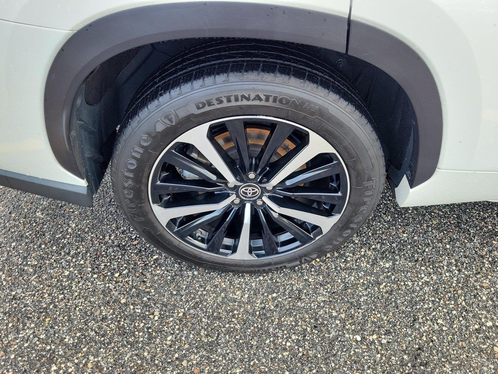 Used 2021 Blizzard Pearl Toyota XSE image 7