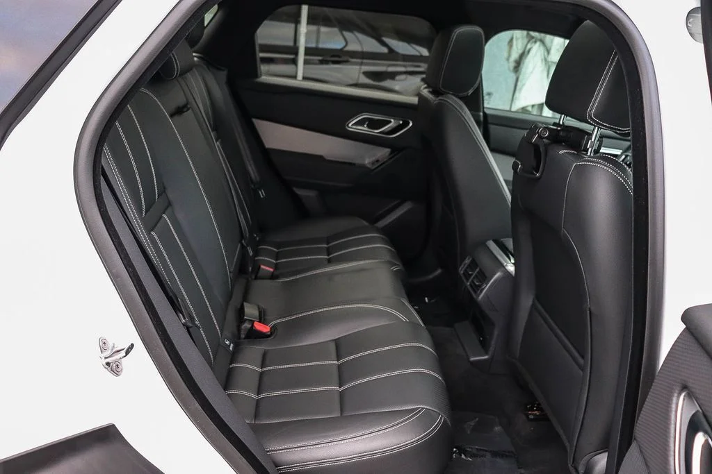 Used 2023  Land Rover R-Dynamic S MHEV image 19