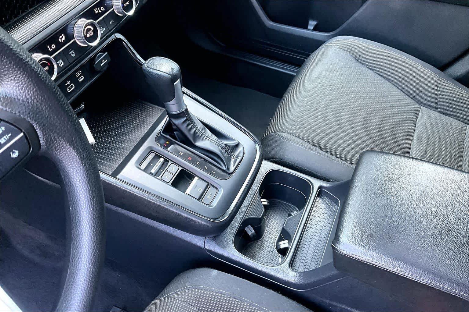 Used 2025 Platinum White Pearl Honda EX image 16