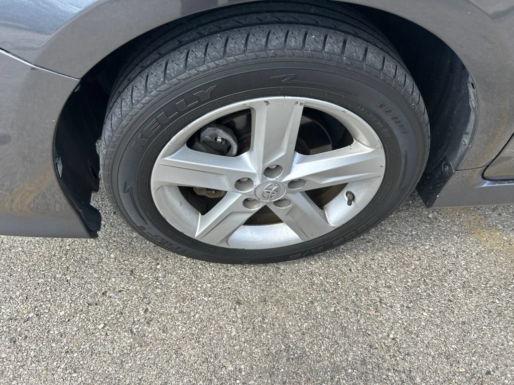 Used 2014 Magnetic Gray Metallic Toyota SE image 10
