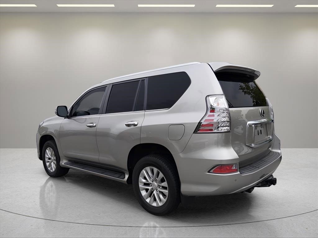 Used 2021 Silver Lexus GX 460 Premium image 3