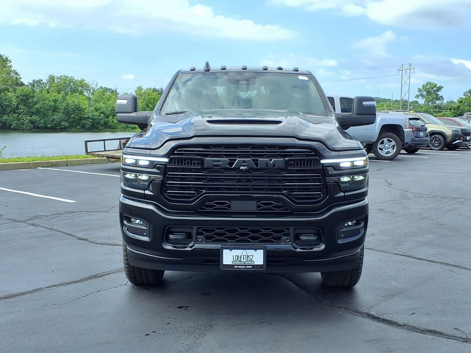 New 2026 Diamond Black Crystal Pearl-Coat Exterior Paint RAM Laramie image 21
