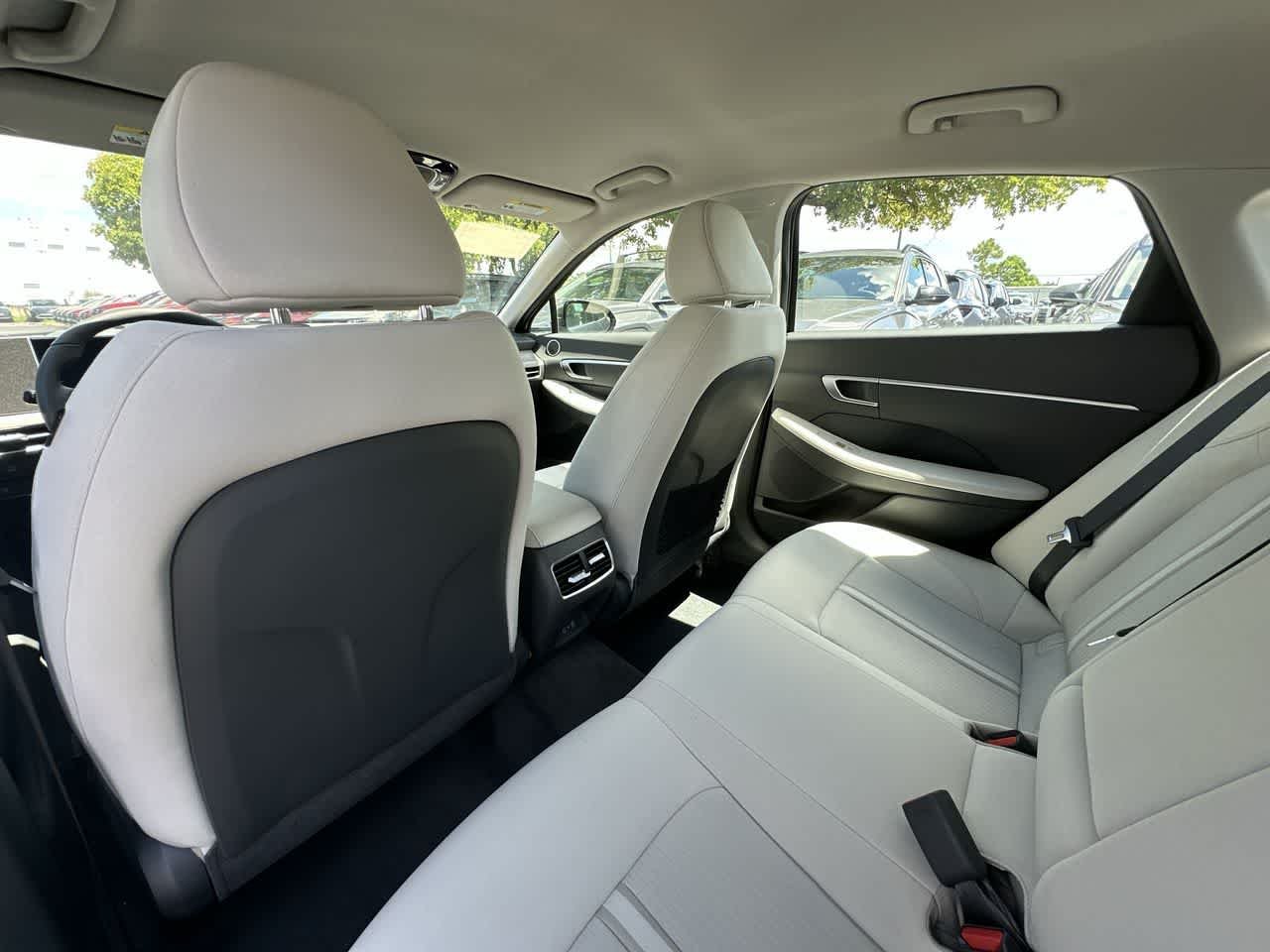 2025 Hyundai Sonata Hybrid SEL - Photo 23