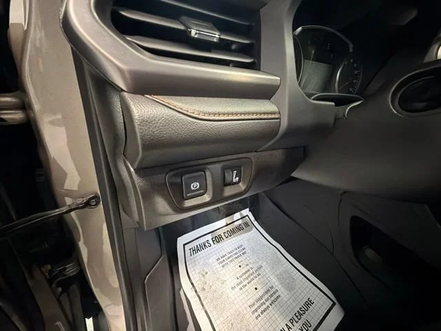 Used 2023 Light Stone Metallic GMC AT4 image 19