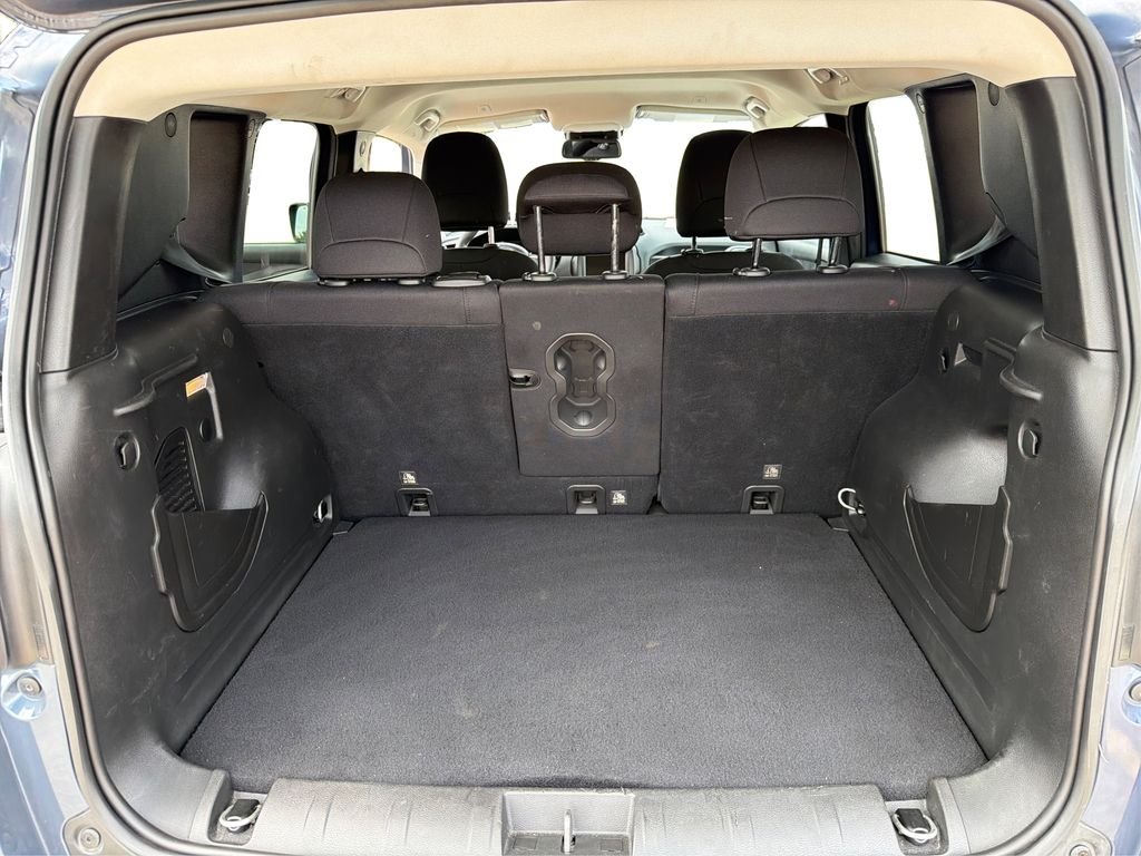 Used 2020 Slate Blue Pearlcoat Jeep Latitude image 13