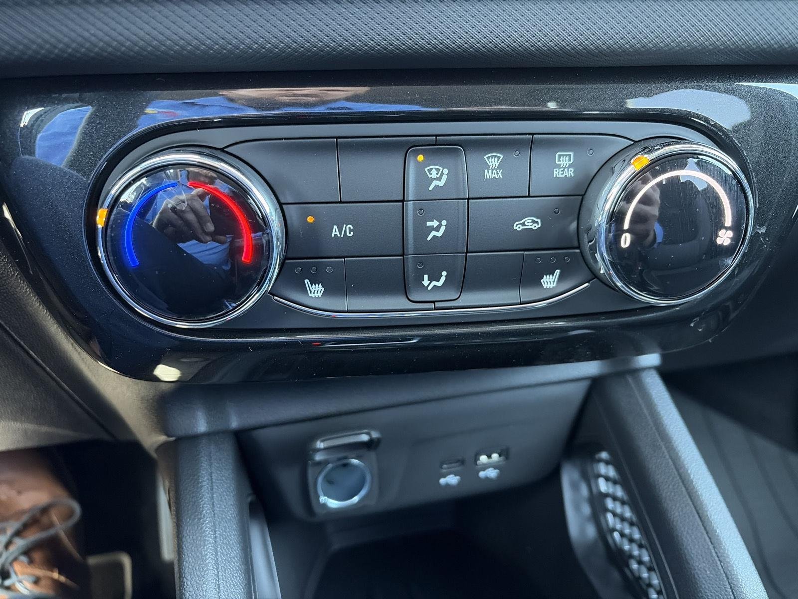 New 2026 Mosaic Black Metallic Chevrolet LT image 18