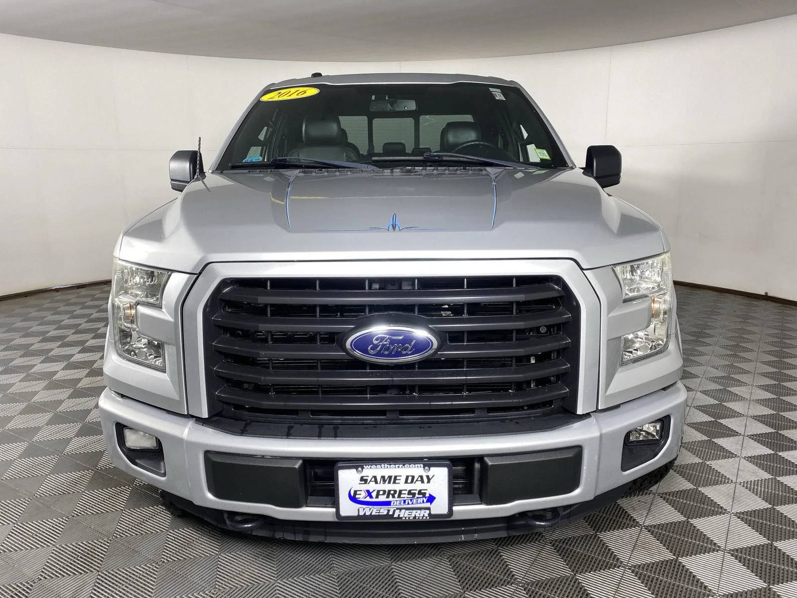 Used 2016 Ingot Silver Metallic Ford XLT image 2