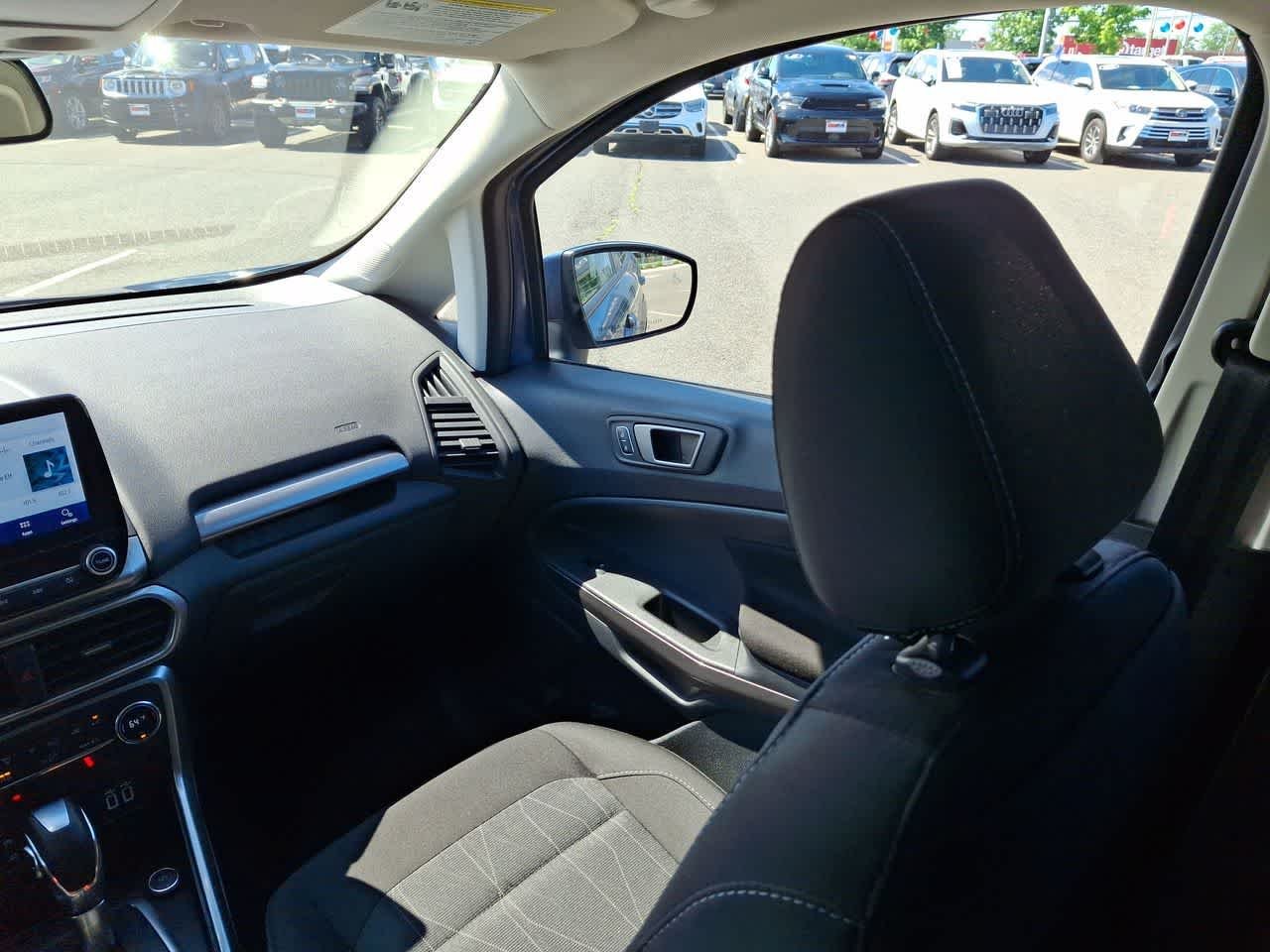 Used 2022 Blue Metallic Ford SE image 11