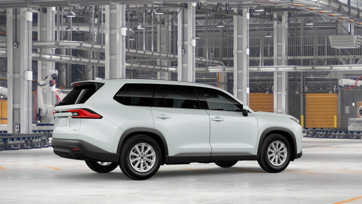 New 2026 Wind Chill Pearl Toyota XLE image 11