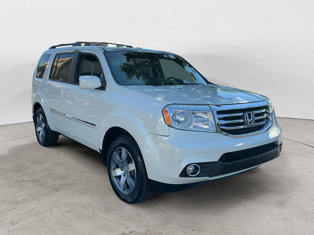Used 2013 White Honda Touring image 3