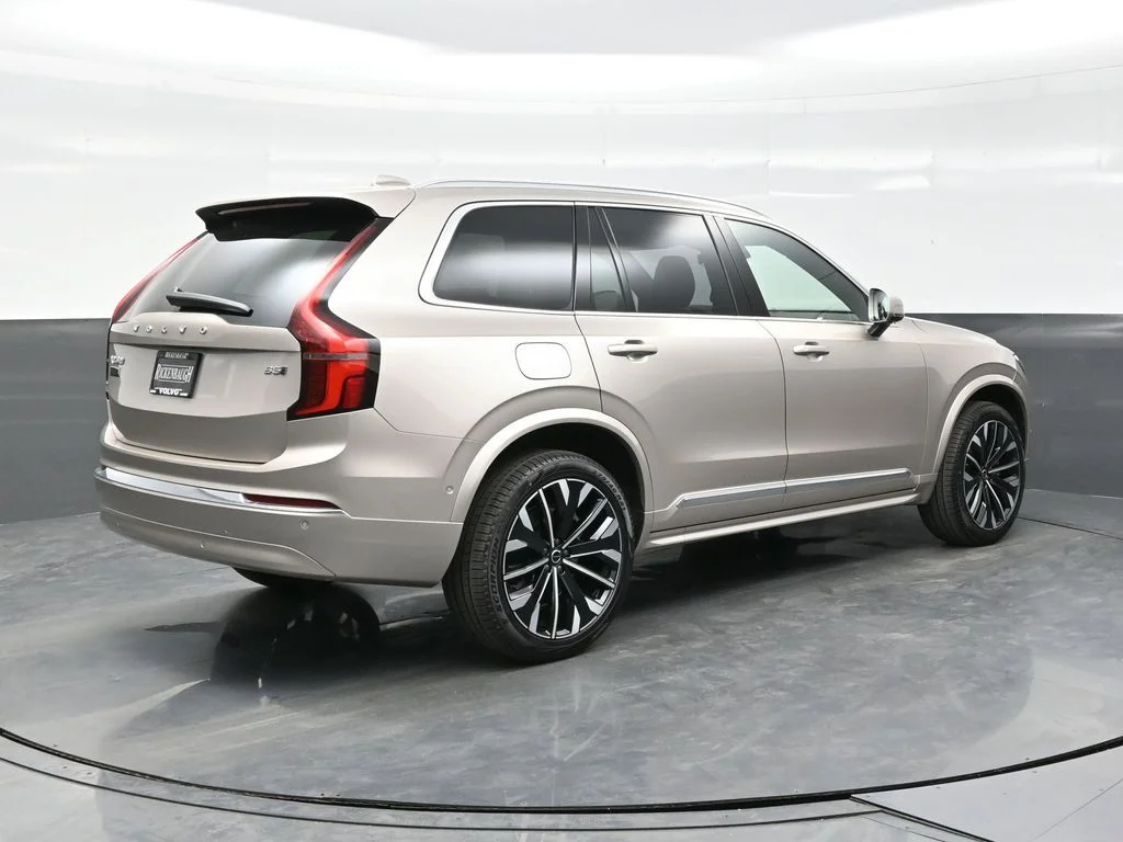 Used 2026 Bright Dusk Volvo Plus image 7