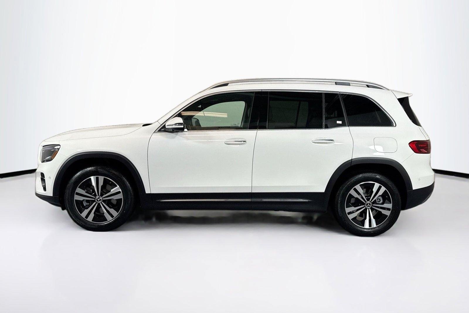 New 2026 Polar White Mercedes-Benz GLB 250 image 8