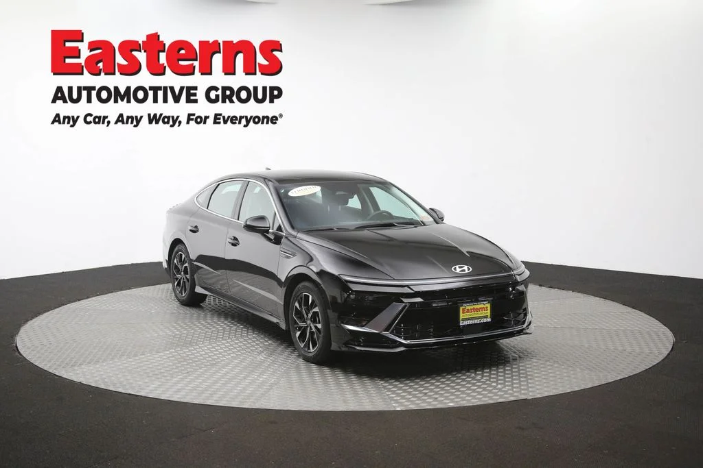 Used 2024 Black Hyundai SEL image 50