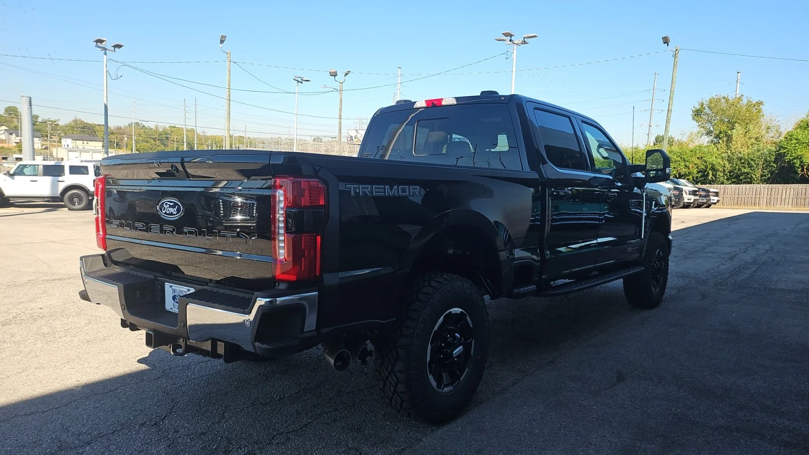 New 2027 Agate Black Metallic Ford XLT 4WD image 5