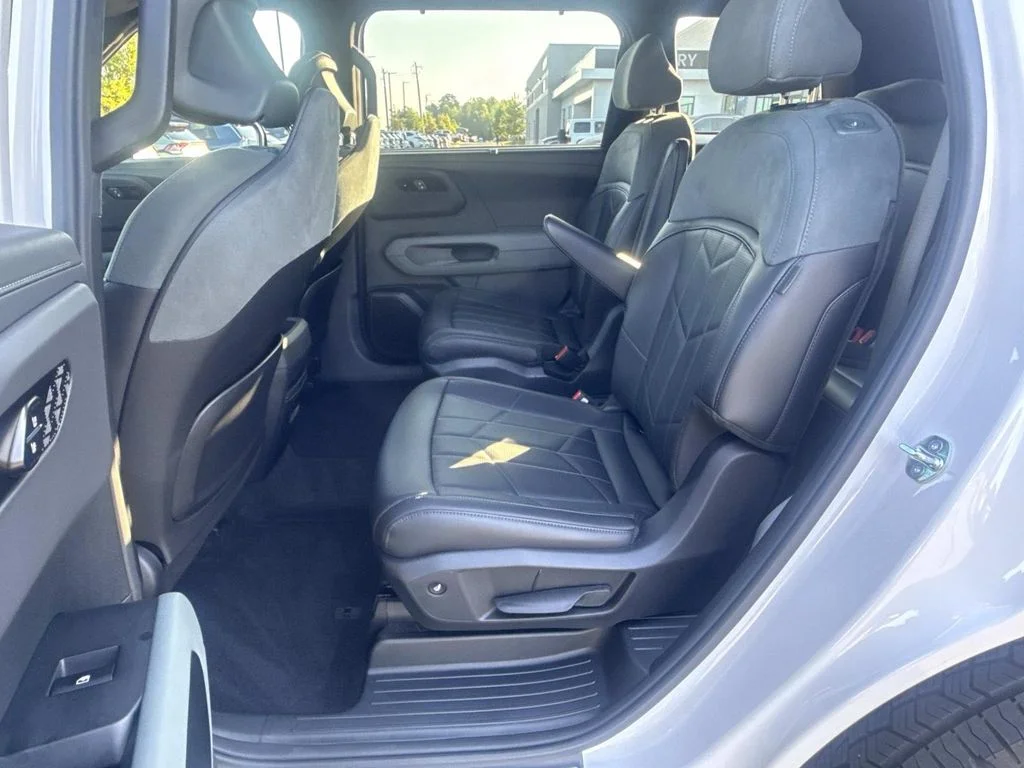 Used 2027 White Kia X-Pro SX-Prestige image 22
