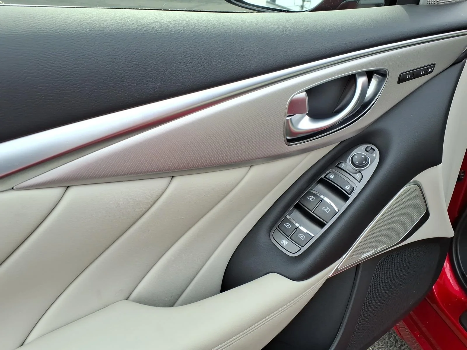 Certified Used 2023 Red INFINITI LUXE image 11
