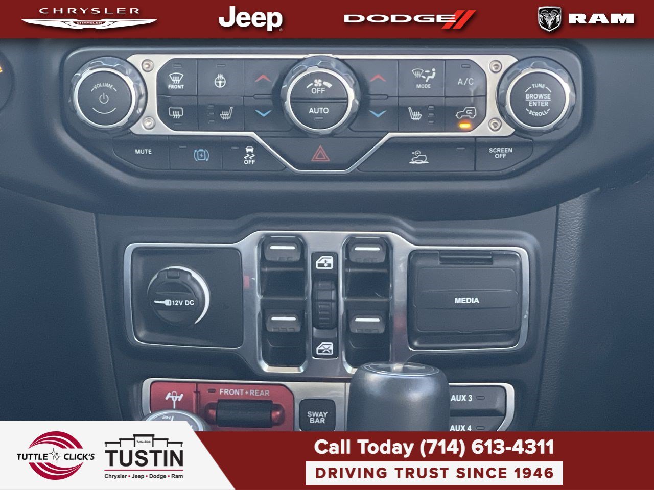 Used 2023 Sting-Gray Clearcoat Jeep Rubicon image 13