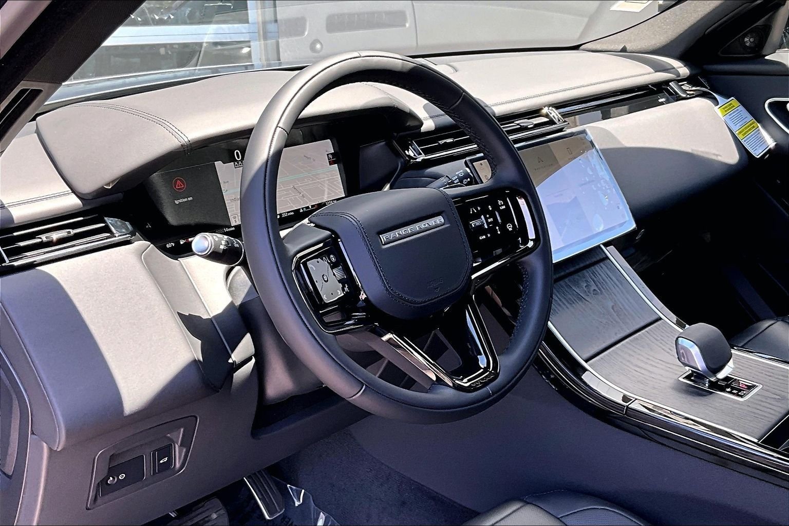 New 2026 Varesine Blue Land Rover Dynamic SE image 6
