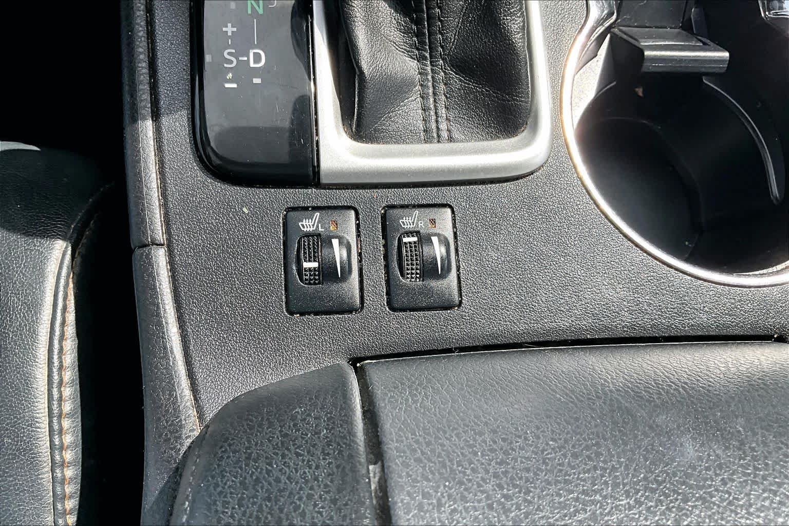 Used 2017 Midnight Black Metallic Toyota XLE image 31
