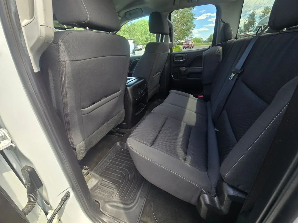 Used 2018 White GMC SLE image 9