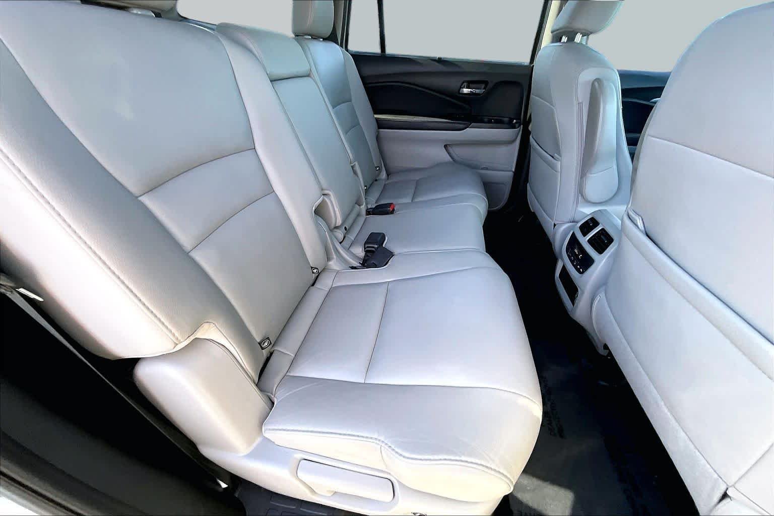 Used 2021 Lunar Silver Metallic Honda Special Edition image 18