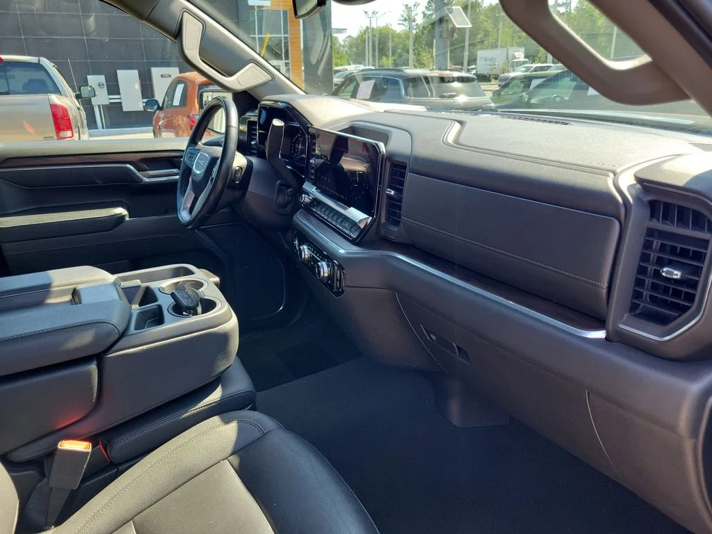 Used 2024 Black GMC SLT image 33