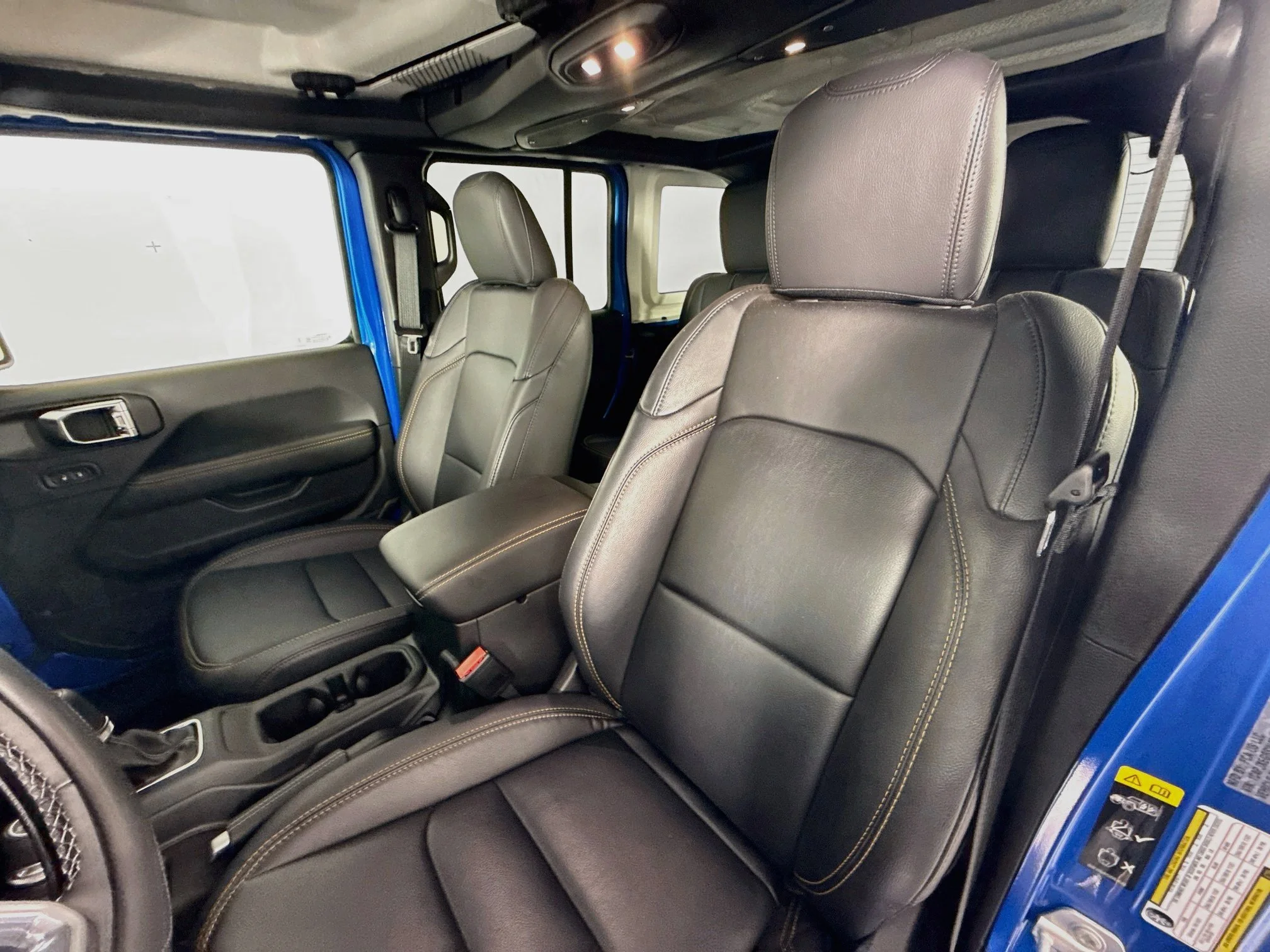 Used 2025 Hydro Blue Pearlcoat Jeep Sahara image 11
