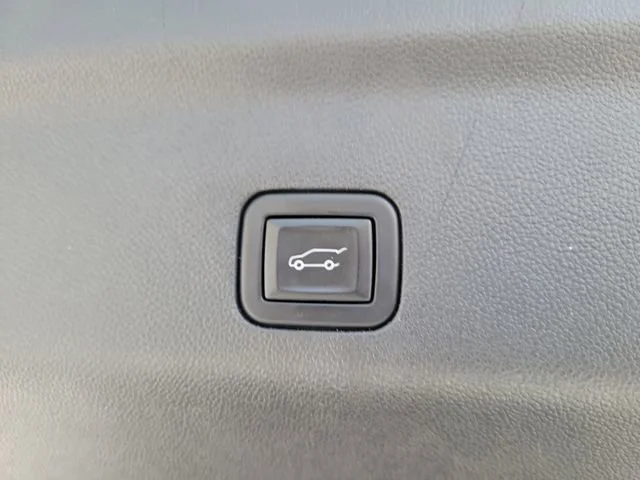 2023 GMC Yukon SLT - Photo 15