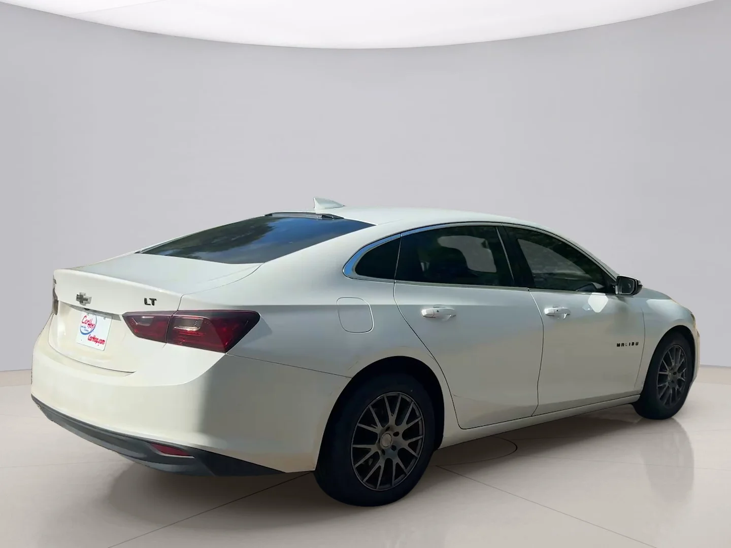 Used 2016 White Chevrolet 1LT image 5