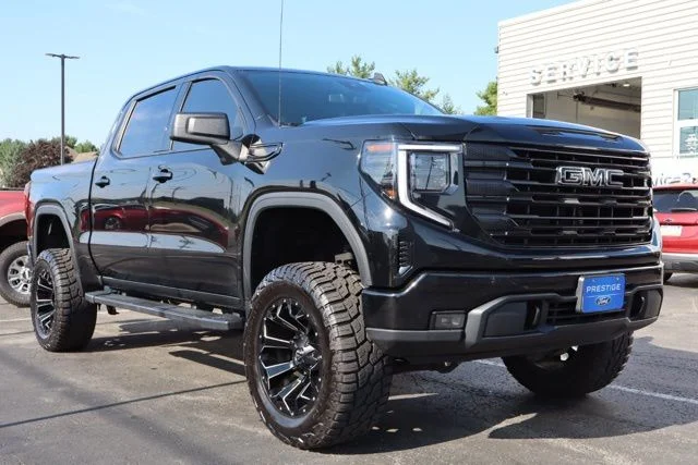 Used 2022 Black GMC Elevation image 10