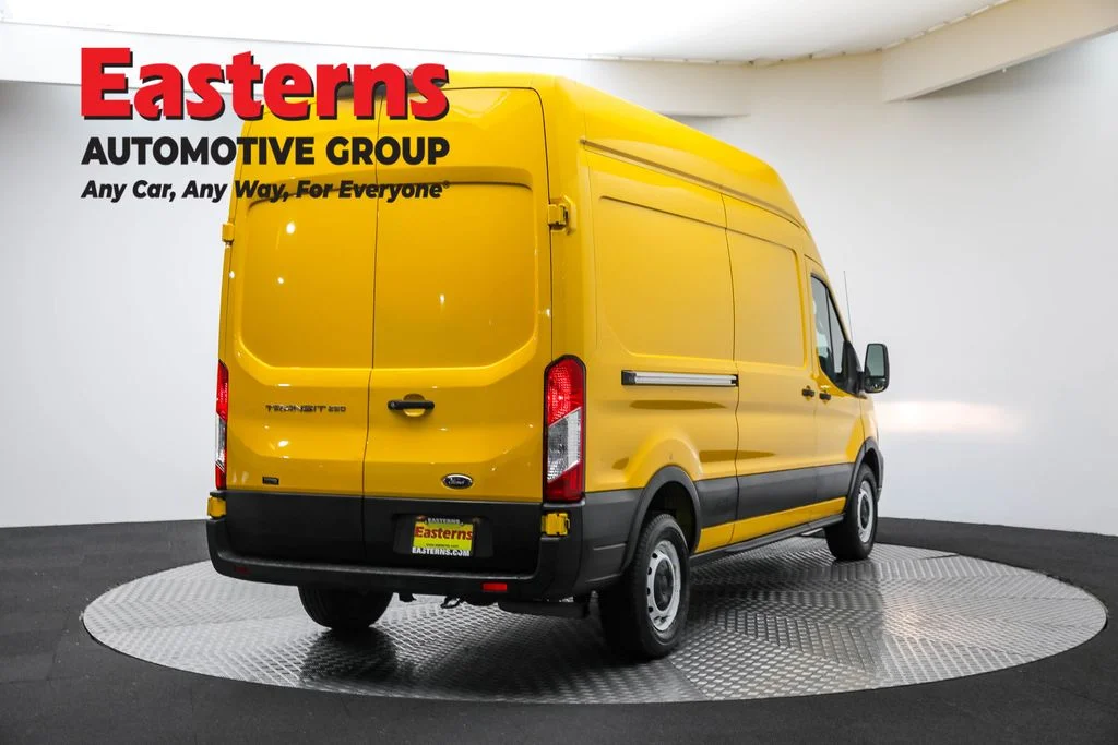 Used 2021 Yellow Ford Base image 5