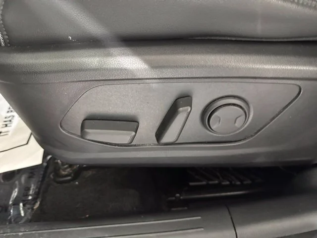 Used 2022 Silver Hyundai Limited image 19