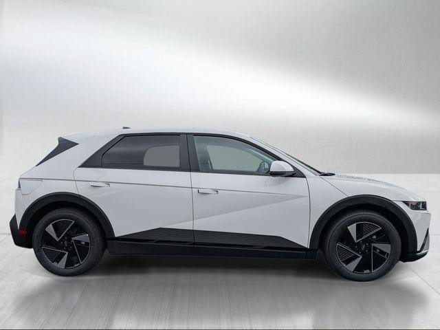 New 2026 White Hyundai SE image 2