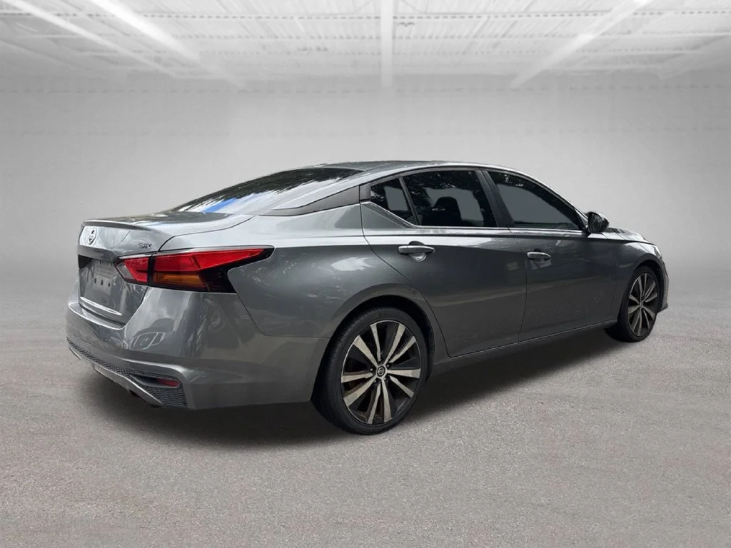 Used 2019 Gray Nissan 2.5 SR image 3