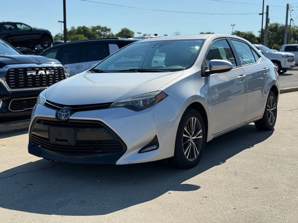 Used 2018 Toyota Corolla LE with VIN 2T1BURHE1JC093913 for sale in Crestwood, KY