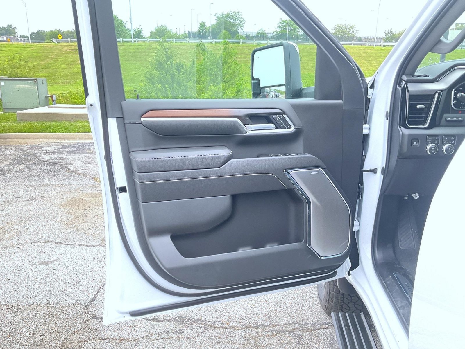 New 2026 Summit White GMC Denali image 9